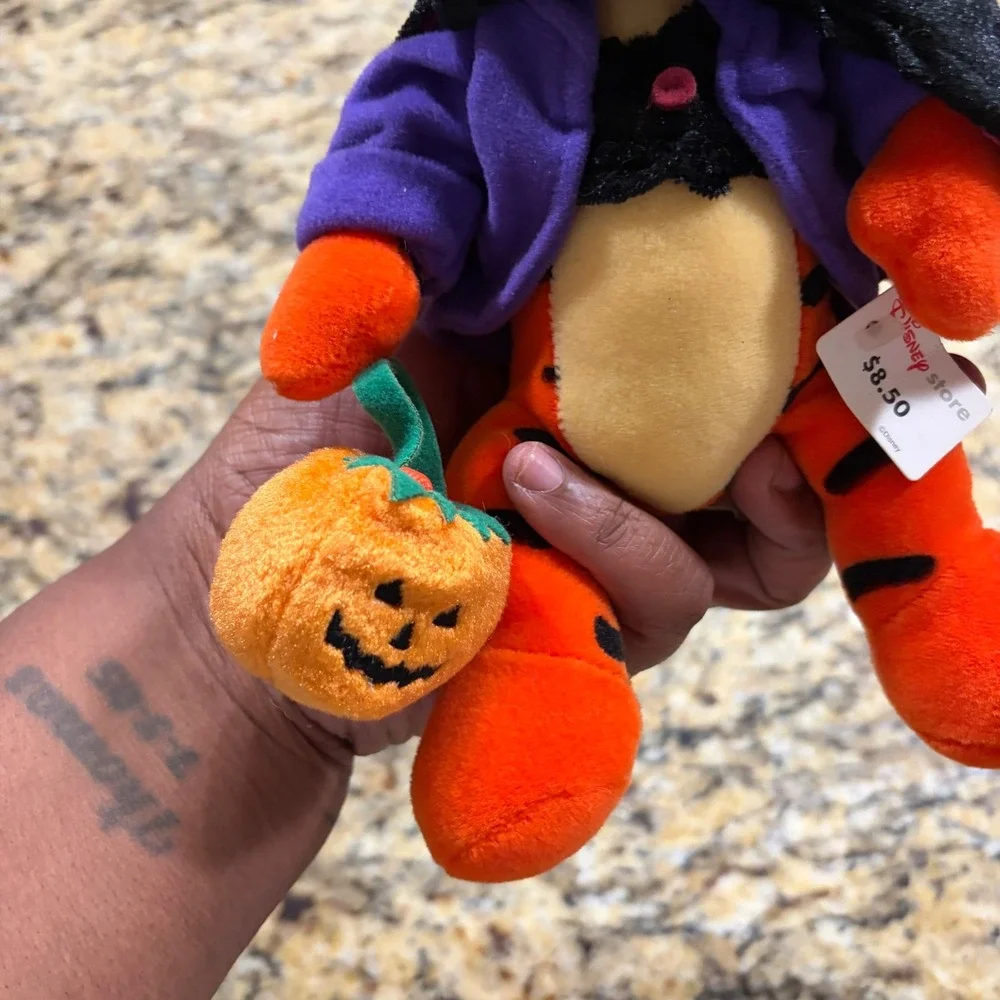 Disney Store Tigger Halloween Vampire Plush Bean Bag Orange Purple Pumpkin 8 in
